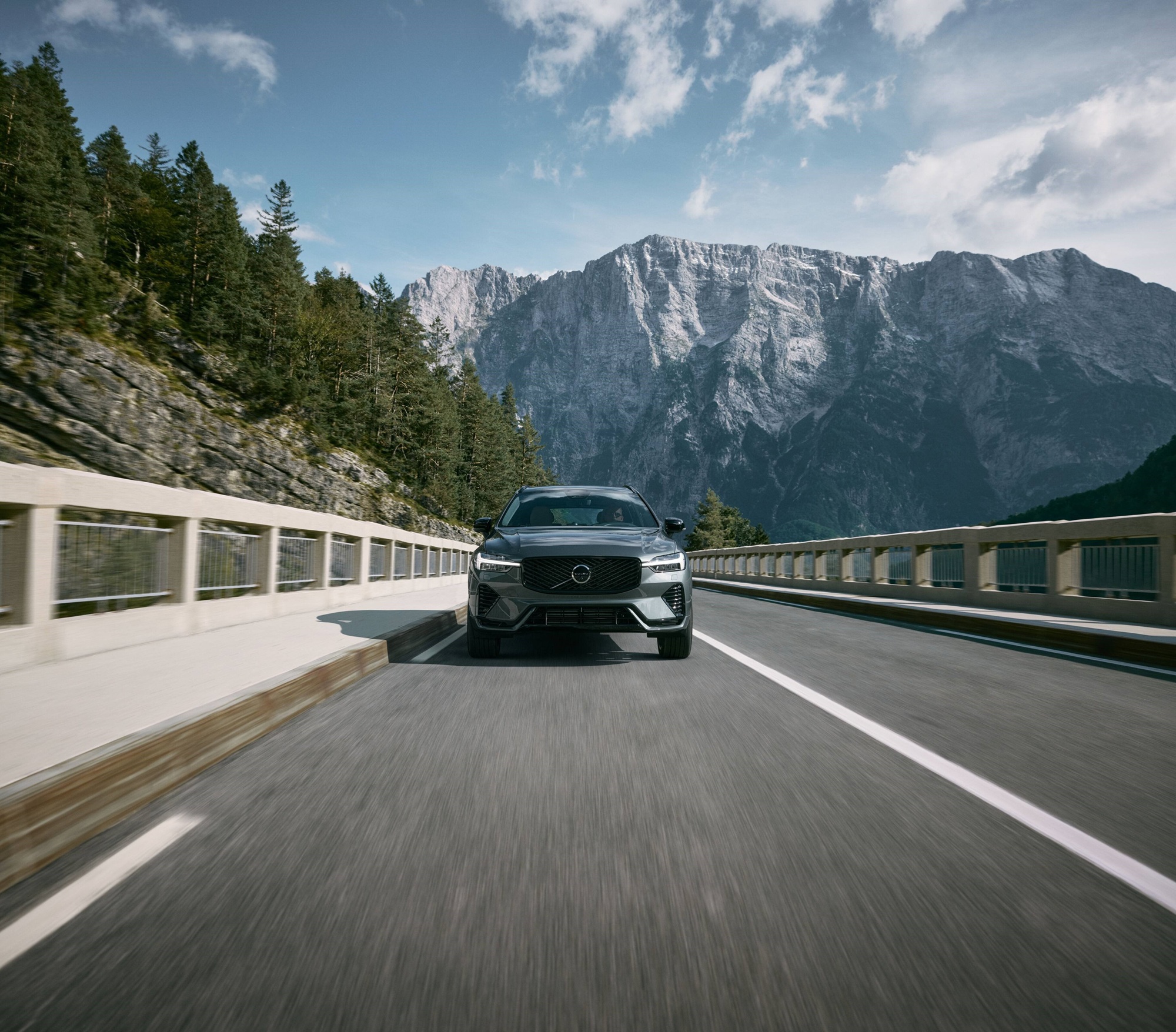 SUV-y Toyoty i Kia schodzą na dalszy plan w obliczu nowego Volvo. Liczby nie kłamią, to teraz numer 1 w Polsce