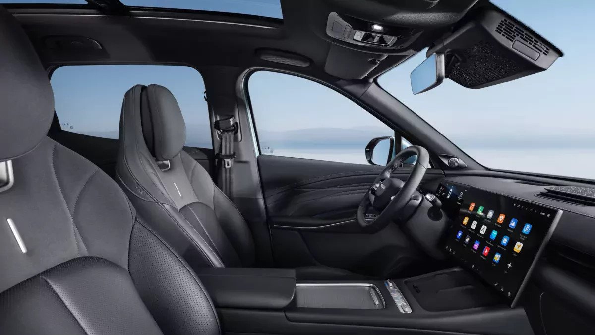 Hybrydowy jak Toyota RAV4 SUV chce zająć jej miejsce w Europie. Wydajny i świetnie wyposażony postawi konkurencję na równe nogi