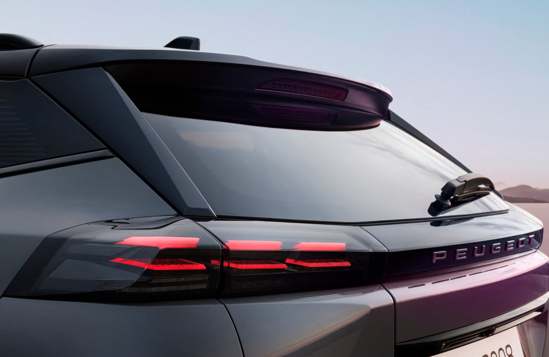 Zachwyty nad francuskim SUV-em z silnikiem z polskiej fabryki. U nas dostał cenę 91 289 zł w opcji Business, a tutaj to absolutny nr 1