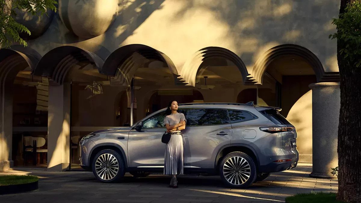 Chery drażni rywali nowym Exeed ET. Jest już gotowy zrobić mocne wrażenie w segmencie średniej wielkości SUV-ów