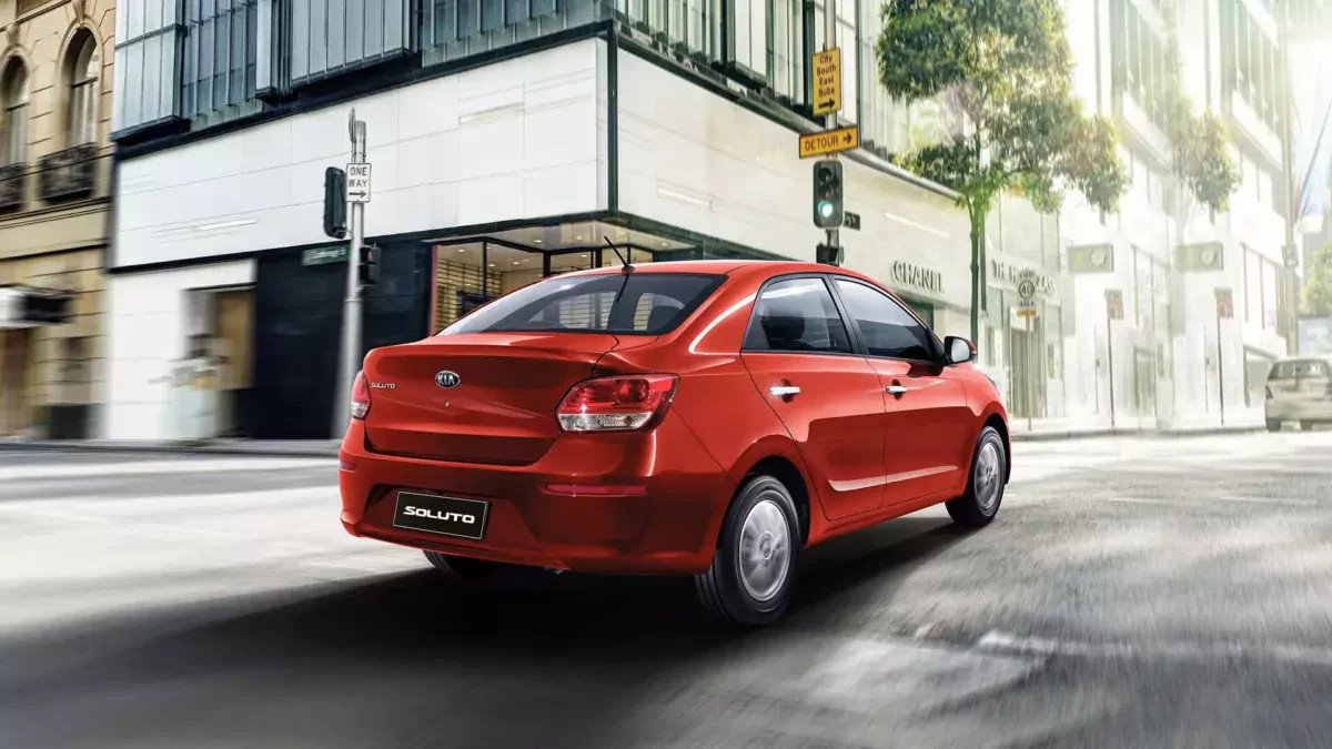 Kia zagrała tu kartą Dacii i zaoferowała zwykły samochód za 53 tys. zł. Momentalnie stał się hitem, obalając 30 lat dominacji innej marki