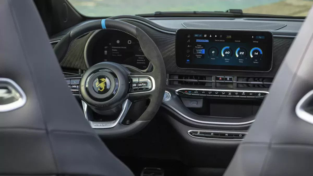 Sportowy hatchback cieszy się w Polsce znakomitymi ocenami i opiami. Jest lekki i ma mocny silnik