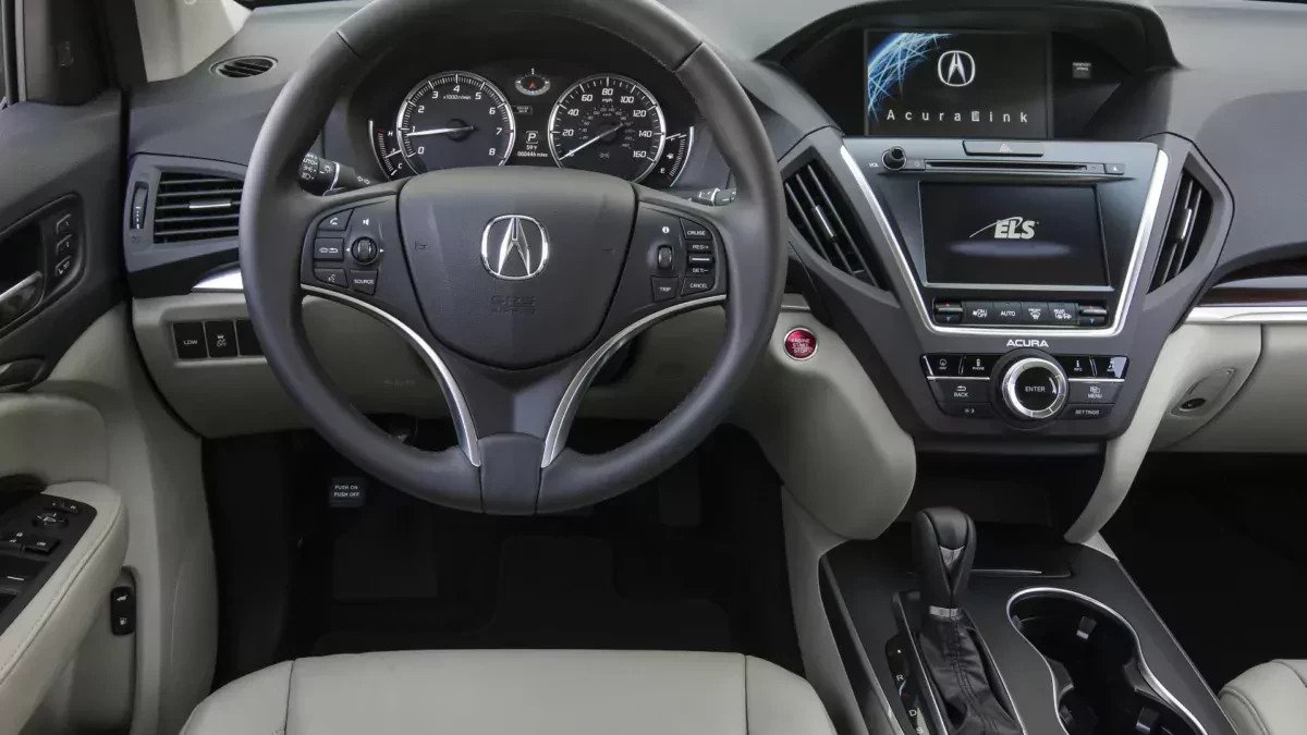 Luksusowy japoński SUV ma benzynowy, 300-konny silnik V6 i napęd na cztery koła. Cena zaskakuje