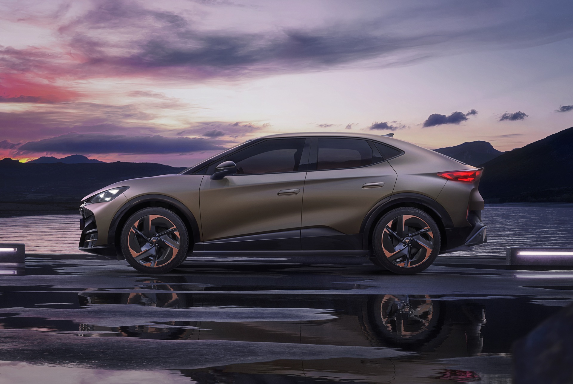 Cupra kładzie na deski Forda i Volkswagena. Nowość to technologiczny overkill w cenie zwykłego SUV-a