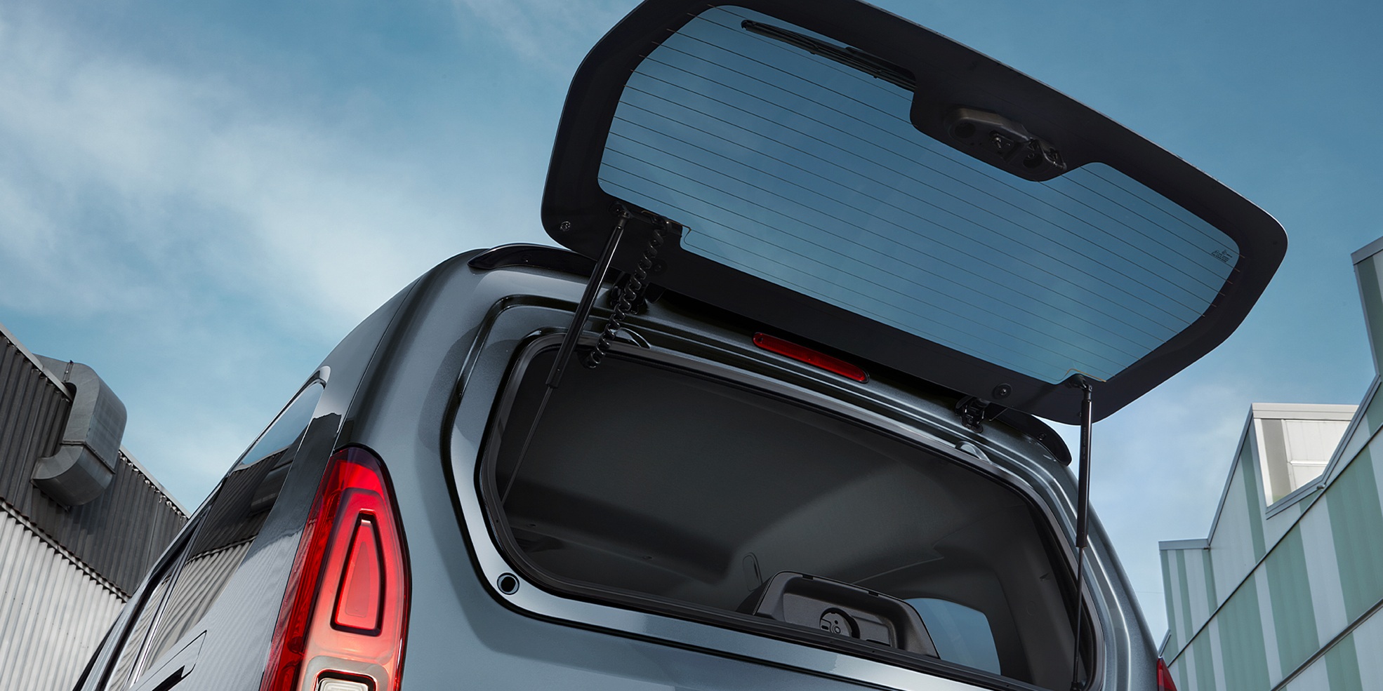 Fiat Qubo L 2026 ma już ceny. Czy to będzie pogromca SUV-ów w Polsce?