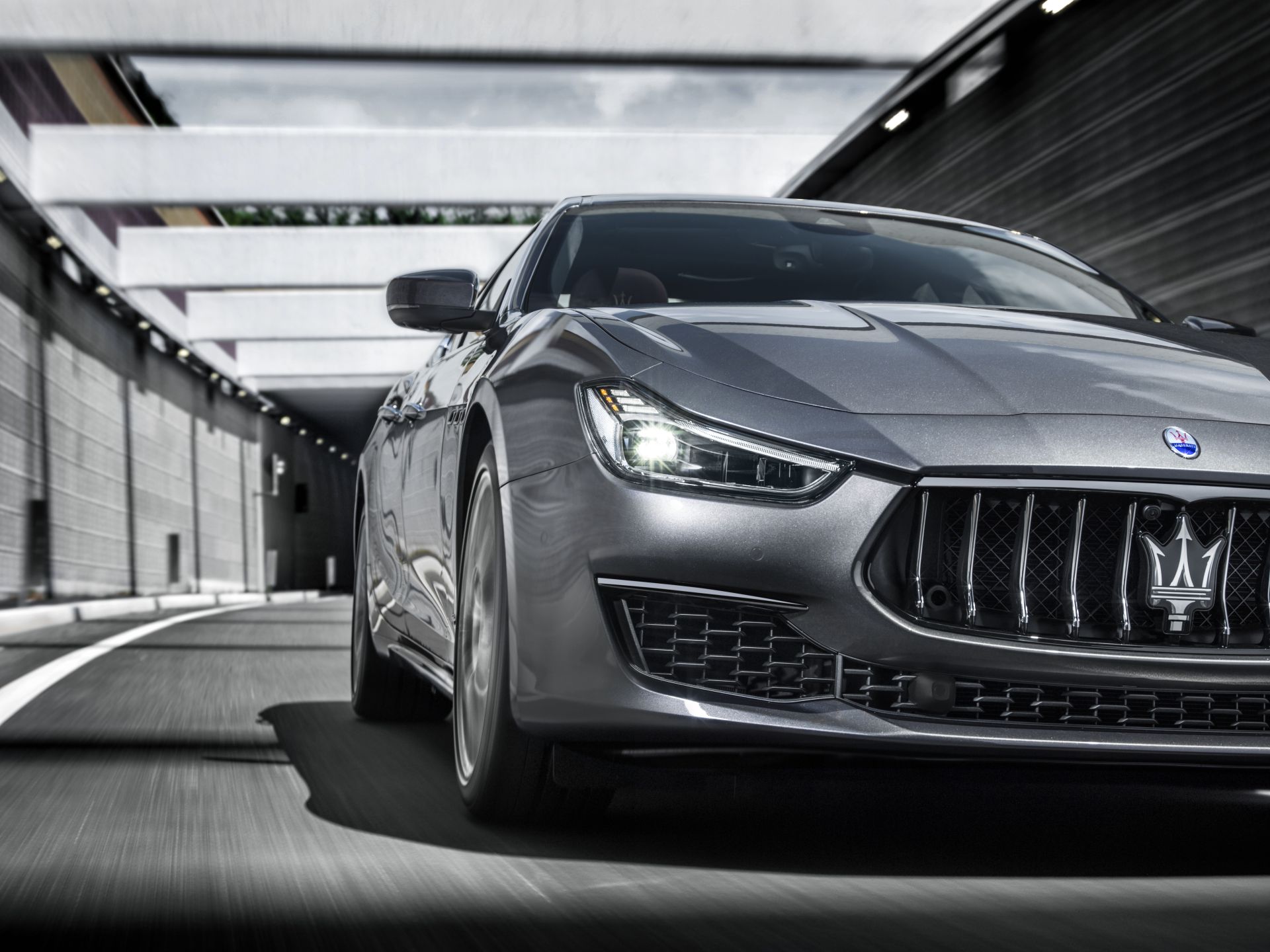 Sportowe Maserati w tej cenie brzmi jak błąd, ale to fakty. Ma 410 koni mocy i napęd na cztery koła