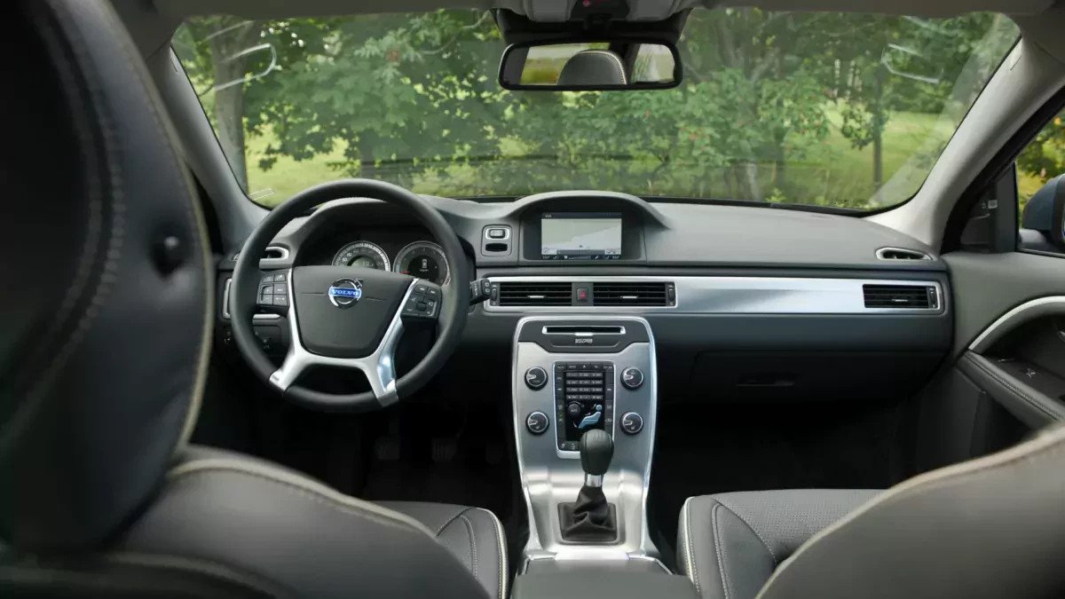 Kultowe rodzinne kombi od Volvo zbiera w Polsce świetne oceny. Cenę można dziś określić okazyjną