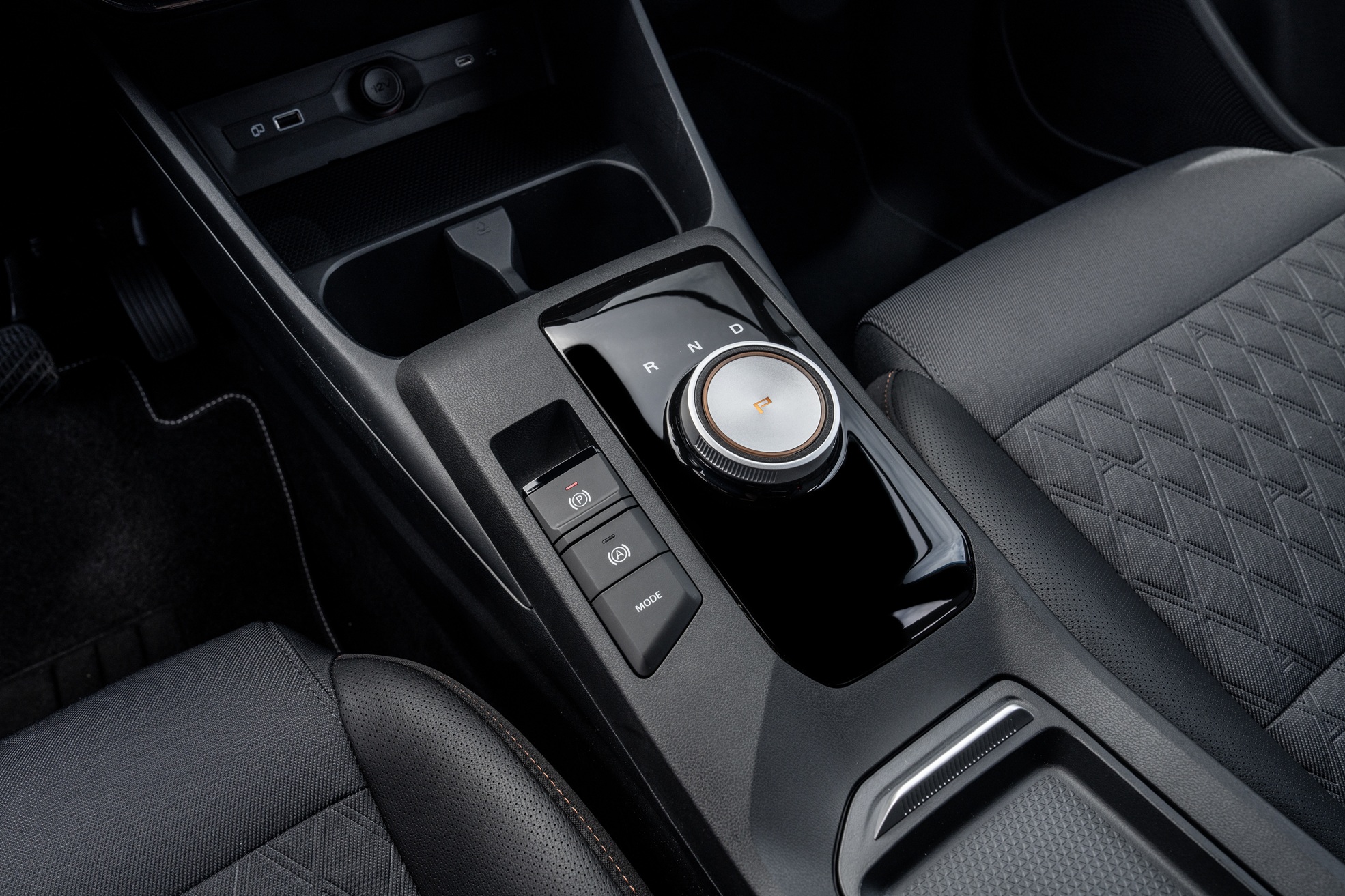 Pali tyle co nic i kosztuje 98 500 zł w najbogatszej wersji. Według Polaków to najmocniejsza odpowiedź na Toyotę Yaris