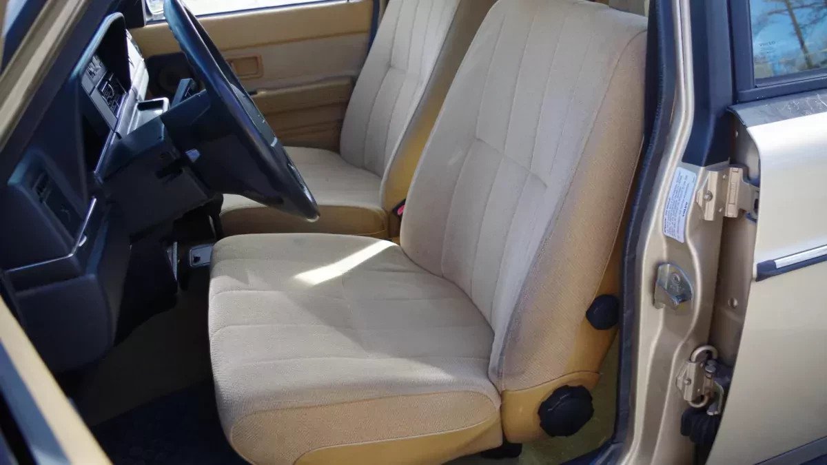 Wyjątkowe Volvo 240 Wagon w pięknym stanie. Kosztuje tylko 20 tysięcy złotych