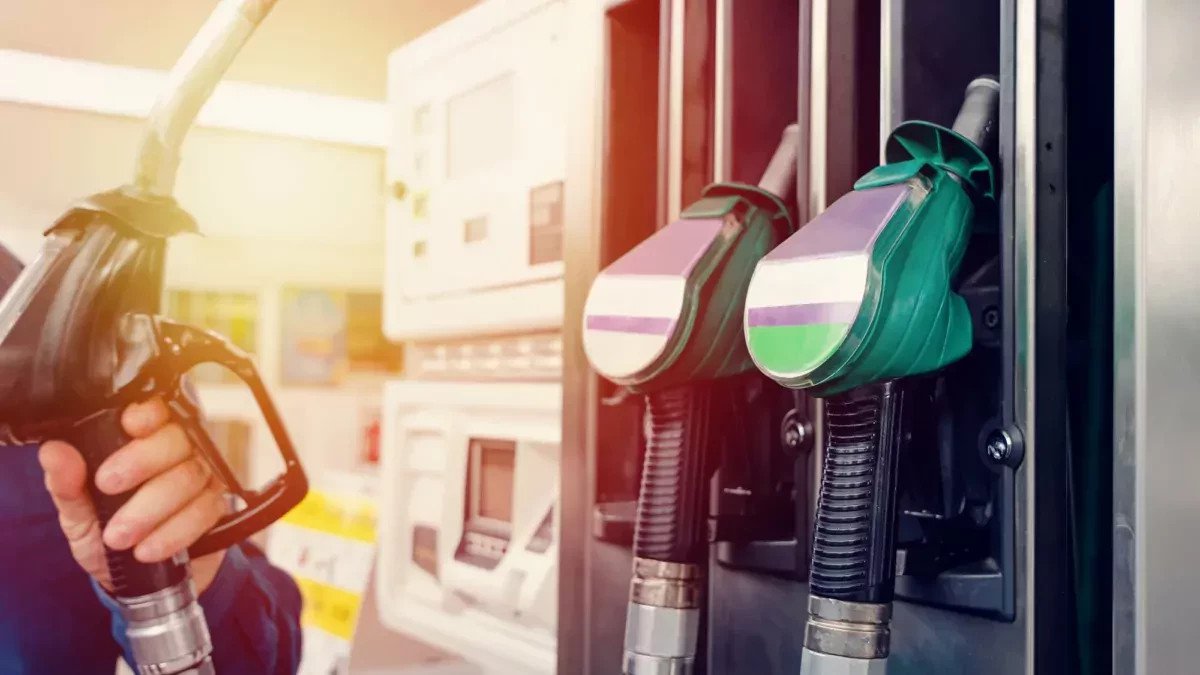 O tej samej godzinie wszystkie stacje paliw w Polsce muszą obniżyć ceny diesla i benzyny. Wysokie kary, jeżeli ktoś przekroczy te limity