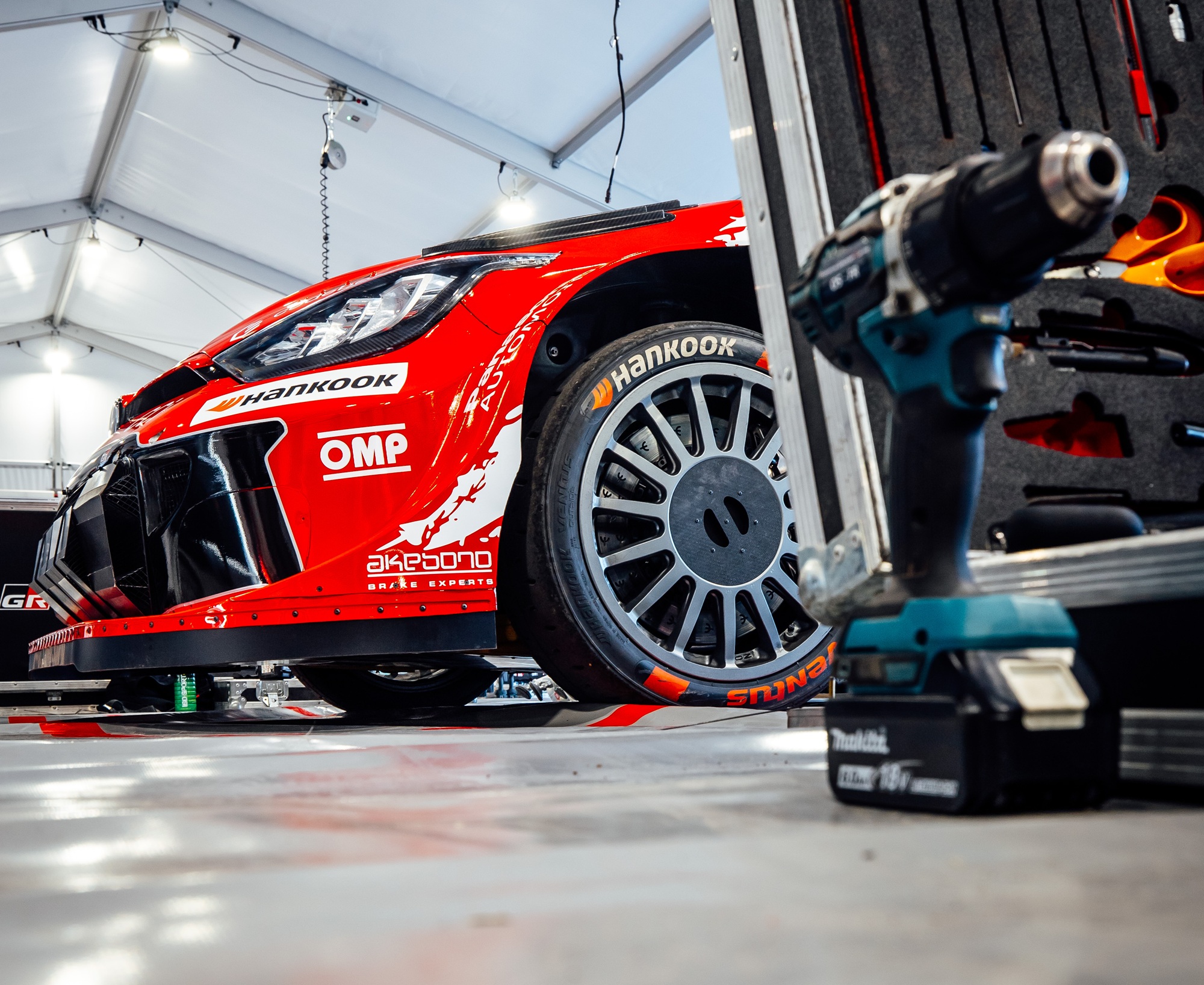 Dostawca opon do WRC to nie tylko wulkanizator. W trakcie rajdu to najważniejszy członek zespołu