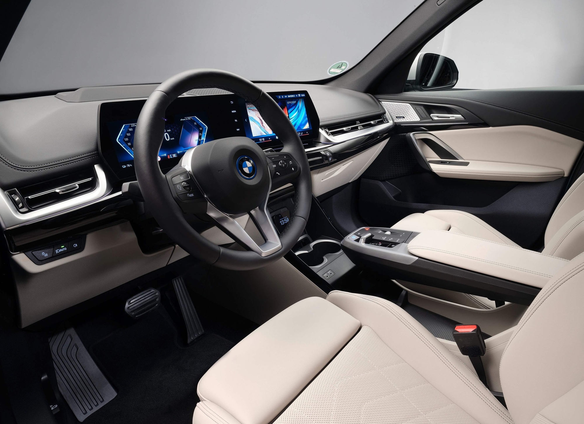 Samochody elektryczne sprzedają się teraz lepiej niż za czasów dopłat. Polacy wcale nie lecą najbardziej na Teslę