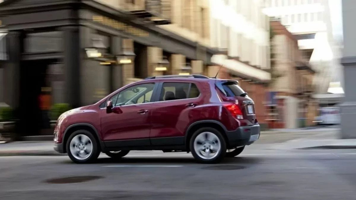 Jeśli ten SUV coś ci przypomina – masz rację. To świetny wybór, kosztuje dziś około 20 tysięcy złotych