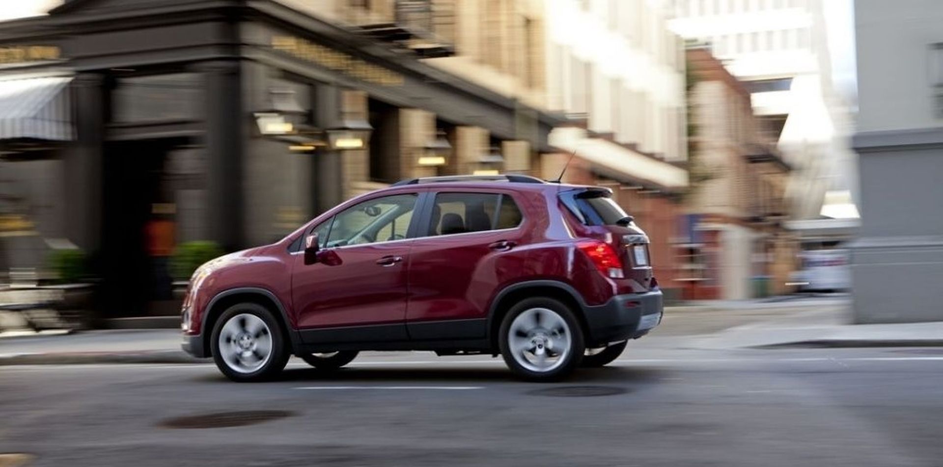 Jeśli ten SUV coś ci przypomina – masz rację. To świetny wybór, kosztuje dziś około 20 tysięcy złotych