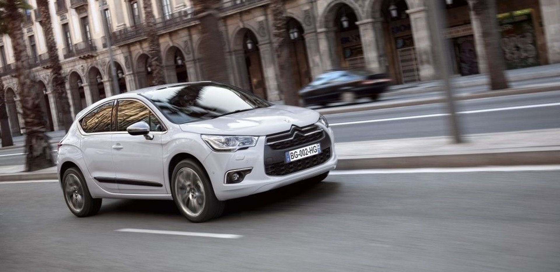 Ładny i świetnie wyposażony Citroen do kupienia za niecałe 20 tysięcy. Polacy wysoko go oceniają