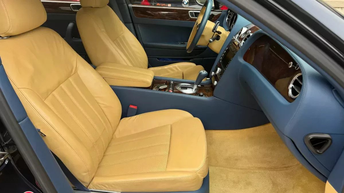 Prawie nieużywany Bentley Continental na sprzedaż. Kosztuje tyle co goła Dacia Sandero