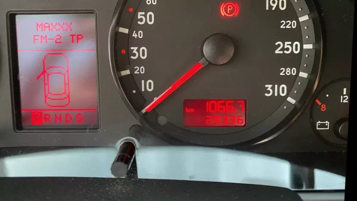 Super sedan z czasów niemieckiej wojny o władzę. Ma tylko 30 tys. km przebiegu i jest w stanie idealnym