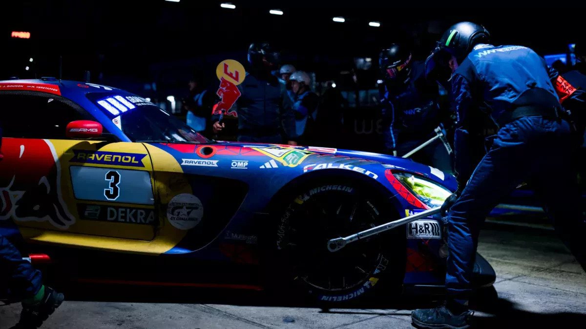 24h Nürburgring: Dramatyczny koniec wyścigu Maxa Verstappena. Ogromny cios dla zespołu