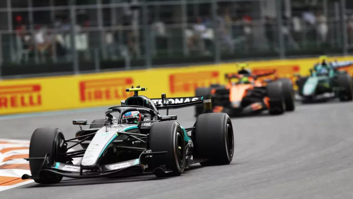 F1: FIA zatwierdziła przełomowe przepisy na 2027 rok. Duże zmiany dotyczące silników