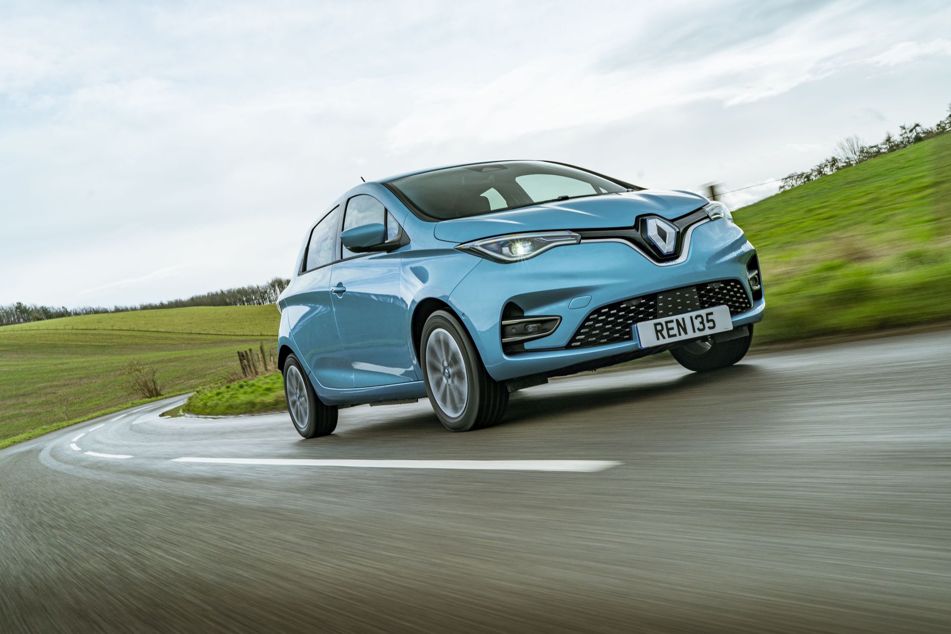 Elektryczne Renault za niecałe 30 tysięcy złotych. Cena jest zachęcająca, choć kierowcy są ostrożni
