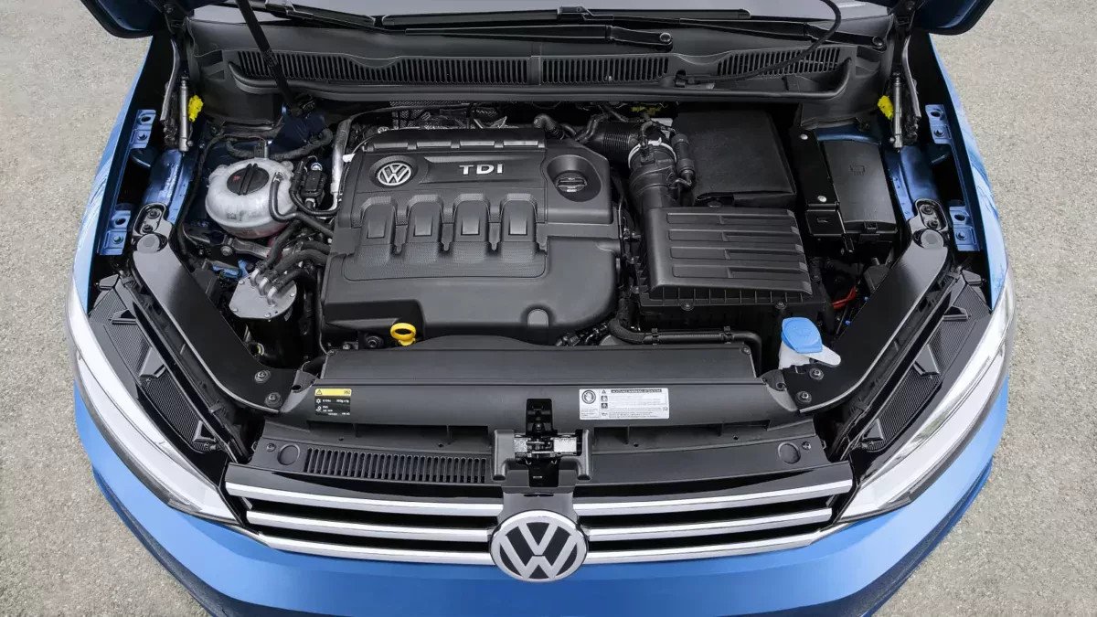 Volkswagen z silnikiem spalinowym wycofany z produkcji. W 2025 r. schodził tak jak wszystkie elektryki razem wzięte