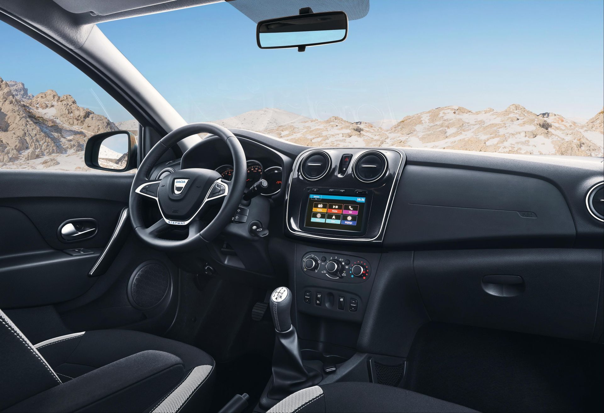 Rodzinny sedan z 2021 roku za 30 tysięcy złotych. Brzmi jak żart, ale właśnie takie są dziś jego ceny