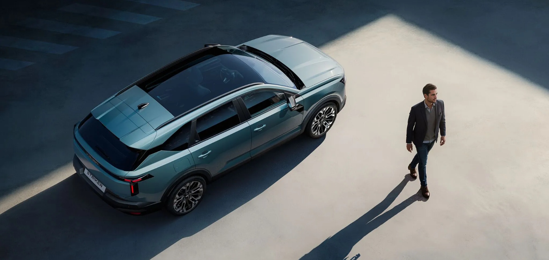 Wymarzone auto Polaków i pogromca Skody Octavia. Dacia Striker szpanuje hybrydą i 4×4 na ulicach
