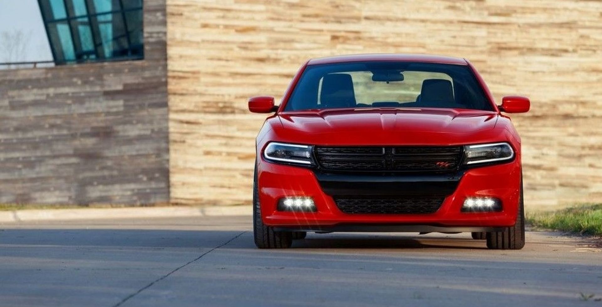 Amerykański muscle car jest marzeniem wielu osób. Kapitalny Dodge jest dziś wręcz śmiesznie tani