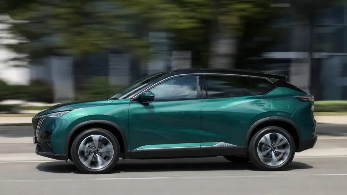Chińska odpowiedź na Kia Sportage robi wow wnętrzem i bagażnikiem na wyprawy. Maksiumum wypasu w SUV-ie za uczciwe 110 000 zł