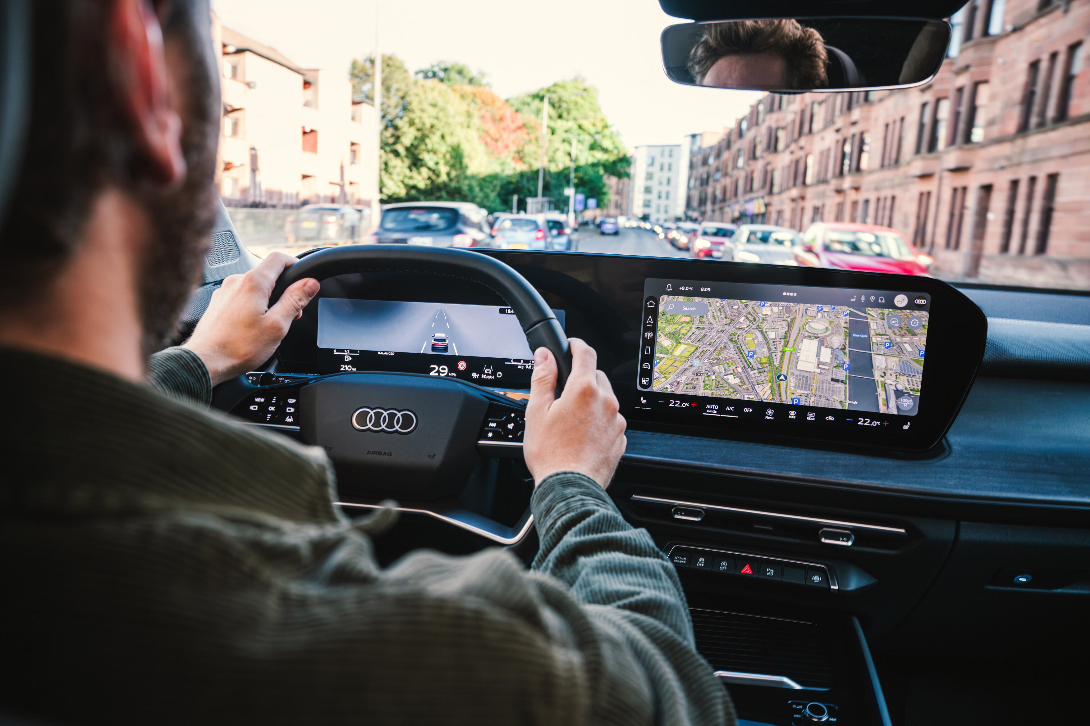 Nowy, duży SUV Audi pali tylko 3,3 l/100 km. Ma imponujący zasięg
