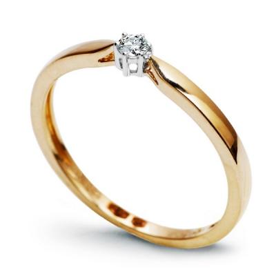 Staviori pierścionek. 1 diament, szlif brylantowy, masa 0,06 ct., barwa h, czystość si2. żółte, białe złoto 0,585. średnica korony ok. 3 mm. wymiary 3 mm. szerokość obrączki ok. 1,5 mm.
