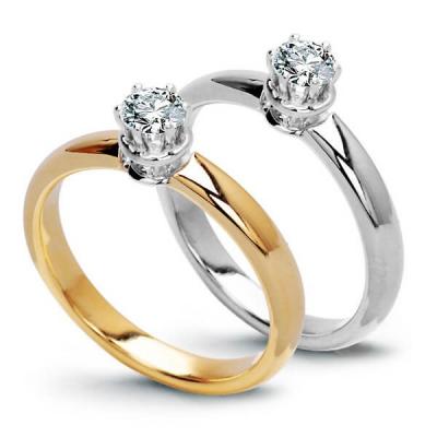 Staviori pierścionek. 1 diament, szlif brylantowy, masa 0,25 ct., barwa g, czystość vvs1-vvs2. białe złoto 0,750. średnica korony ok. 6 mm. szerokość obrączki ok. 3 mm