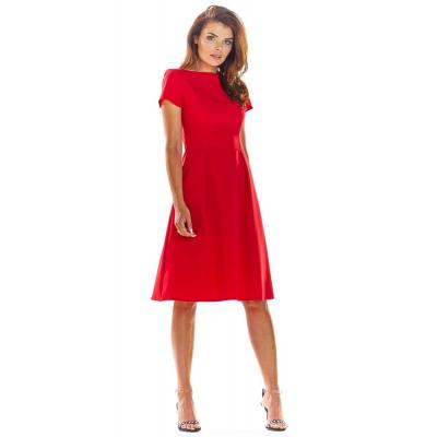 Czerwona klasyczna lekko rozkloszowana sukienka z krótkim rękawem