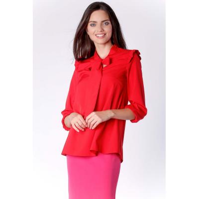 Kobieca czerwona bluzka z dekoracyjnym wiązaniem i falbanką