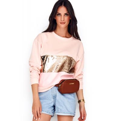 Luźna różowa bluza z cekinami i eko-skórą