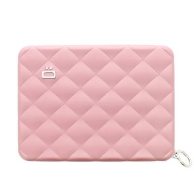 Portfel aluminiowy ogon designs quilted passport pink - pink