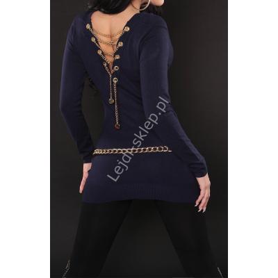 Granatowy sweter / tunika zdobiona złotym łańcuszkiem na plecach | granatowe bluzki damskie