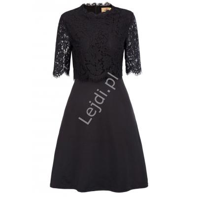Czarna krótka sukienka z koronkową górą