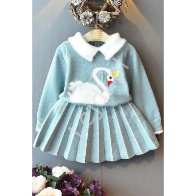 Błękitny komplet dla dziewczynki, plisowana spódnica i sweterek z łabędziem
