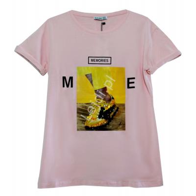 Jasno różowa koszulka damska z zdobionym adidasem