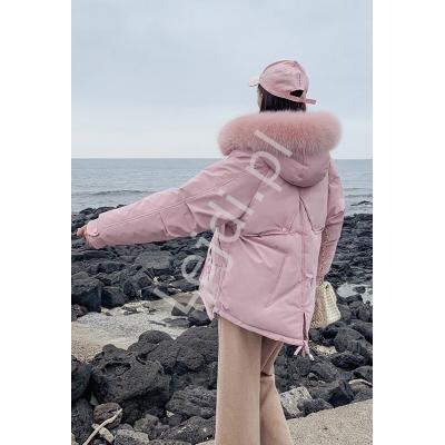 Zimowa kurtka damska z gwiazdą na plecach w jasno różowym kolorze 9813