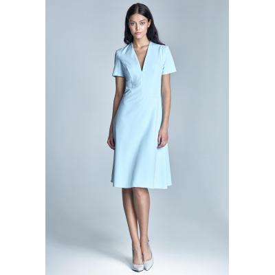Elegancka błękitna sukienka midi z głębokim dekoltem w szpic