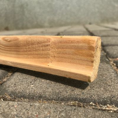 Listwa wykończeniowa- lite drewno.