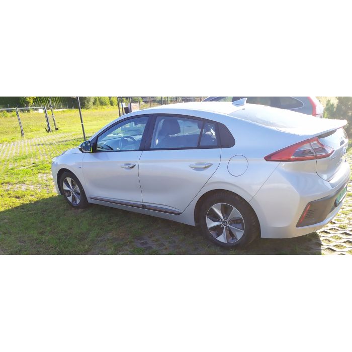 samochód elektryczny Hyunday Ioniq E (nie tankujesz drogiego paliwa)
