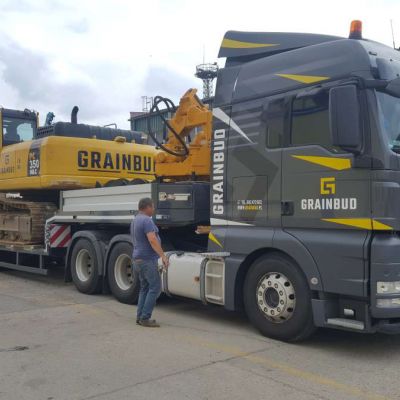 Transport sprzętu budowlanego – ładowność zestawu 38 ton