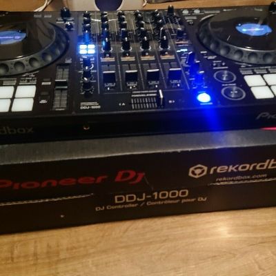 Na sprzedaż nowy 4-kanałowy kontroler Pioneer DJ DDJ-1000 dla rekordbox dj