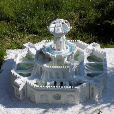 Mała architektura - bezkonkurencyjna technika budowy form 3 d - fontanny ogień i woda.