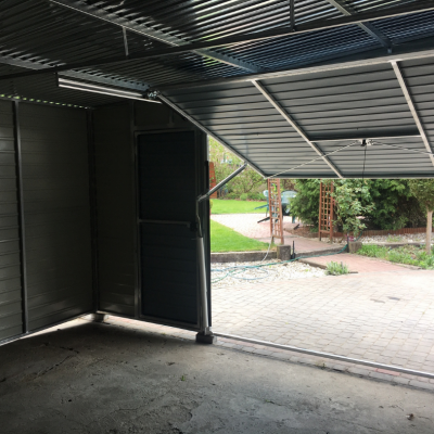 Garaż 5,3 x 6 m, konstrukcja stalowa, dostawiony, z przeznaczeniem do prac naprawczych