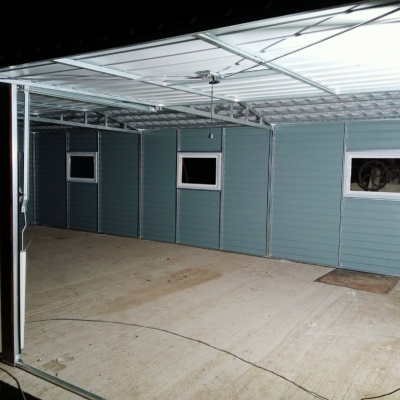 Garaż blaszany trzy stanowiska + blachodachówka + okna