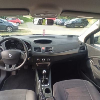 Sprzedam samochód Renault Megane / Fluence Life 4DR sedan, diesel. z niezawodnym silnikiem 1.5 dCi, 2015r.